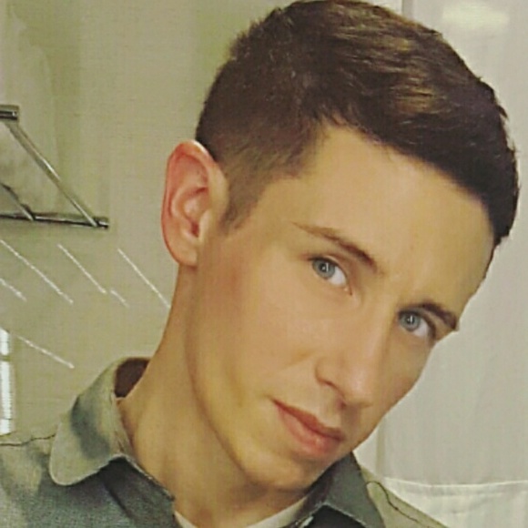 Meet the Posher - Picture 3 of 8